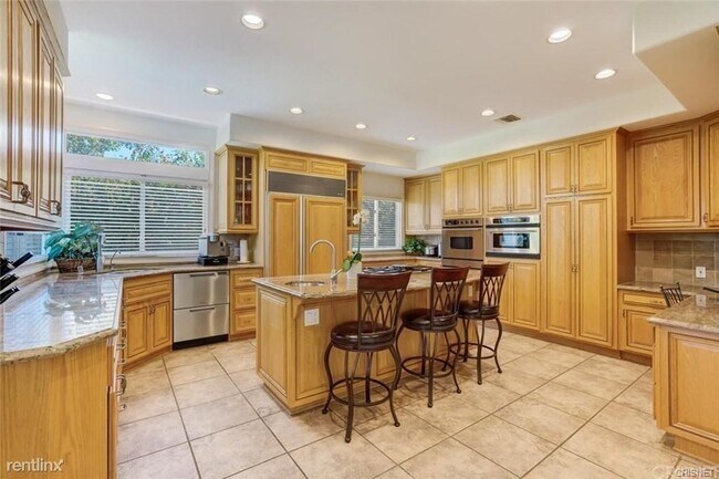 Building Photo - 5 br, 5 bath House - 24923 Lorena Dr