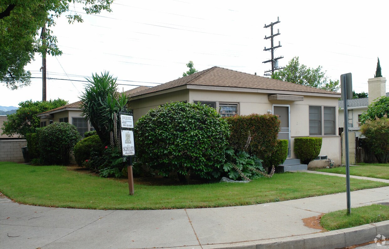 Building Photo - 930 Zook Dr