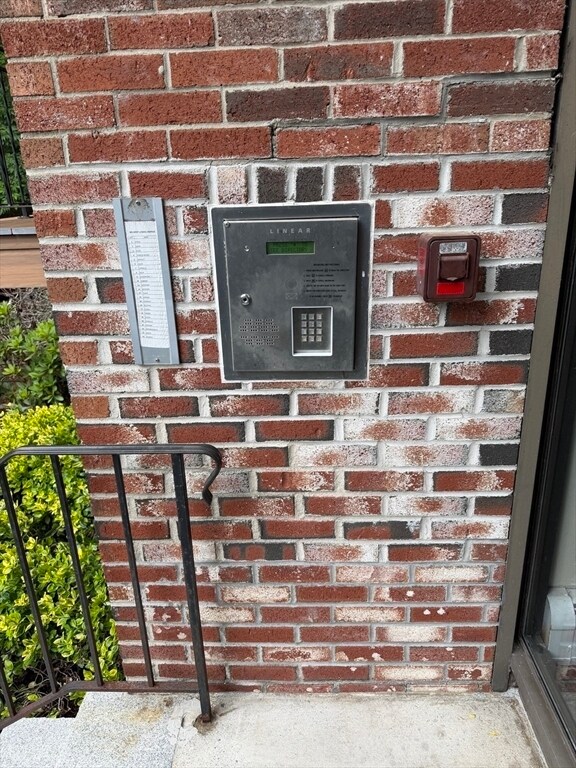 Foto del edificio - 645 W Lowell Ave
