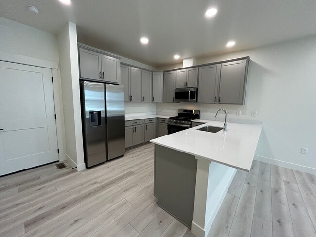 Building Photo - Stylish New Home Surrounded by Greenbelts and Outdoor Recreation