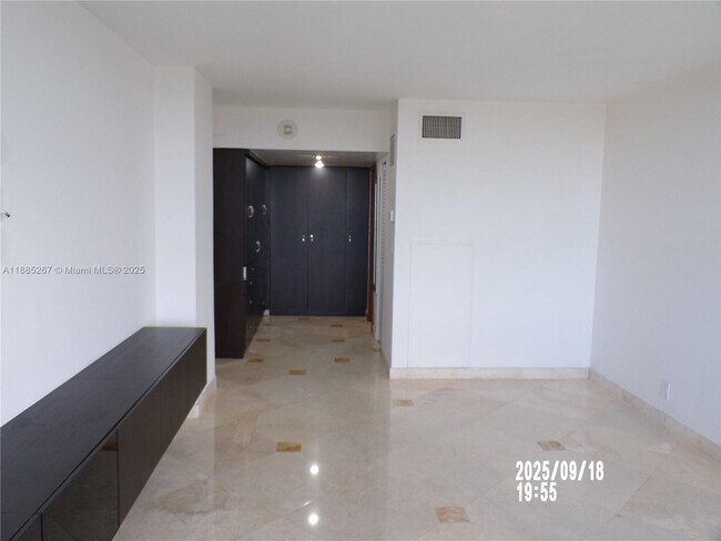 Foto del edificio - 780 NE 69th St