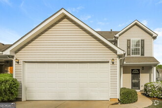Building Photo - 320 Arrowhead Dr