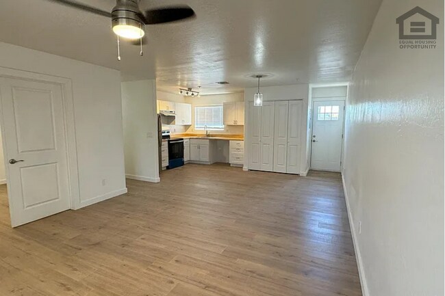 Foto del edificio - 1455 E Taylor St