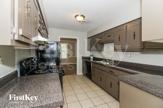 Foto del edificio - 7132 Shadow Oaks Dr