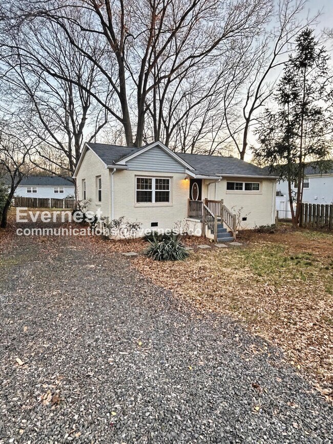 Foto del edificio - 144 British Lake Dr