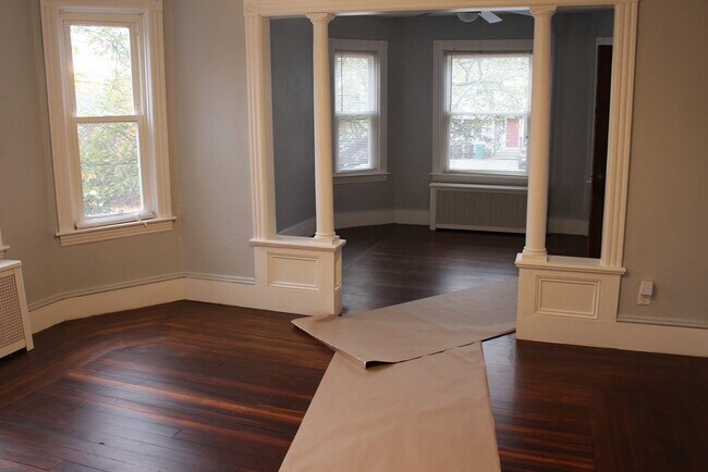 Foto del edificio - 1 Devlin Ave