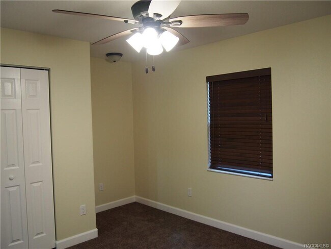 Foto del edificio - 1696 E Westgate Ln