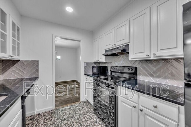 Building Photo - 2076 Montreat Cir