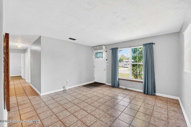Building Photo - 2285 Fruitwood Ct