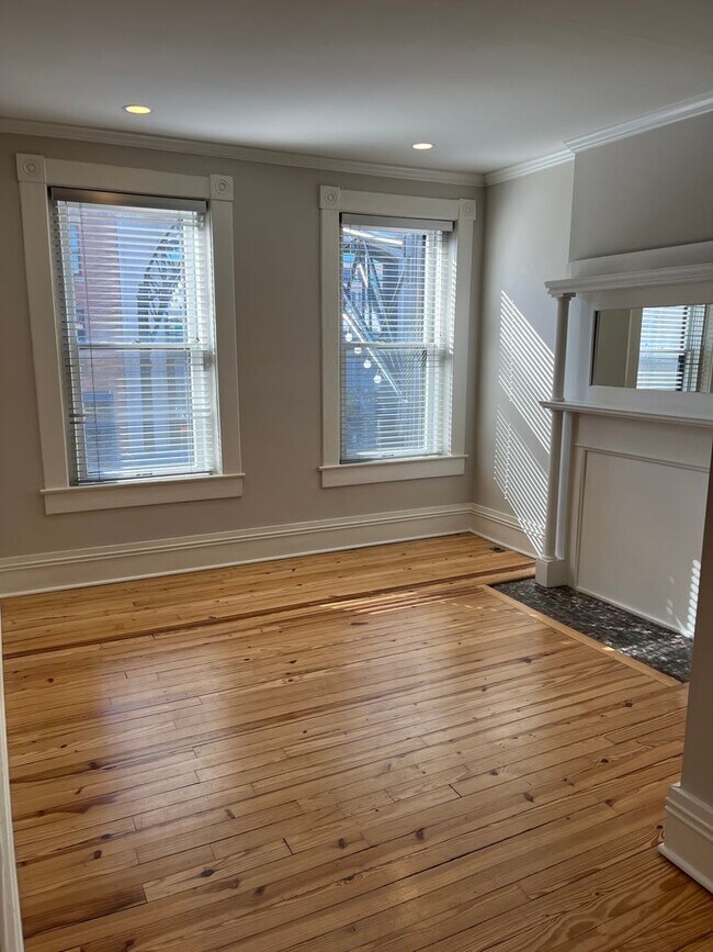 Foto del interior - 692 N High St