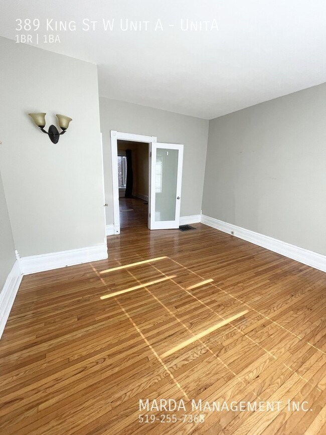 Photo du bâtiment - GORGEOUS MAIN FLOOR 1 BED/1 BATH VICTORIAN APT IN DT CHATHAM + HYDRO