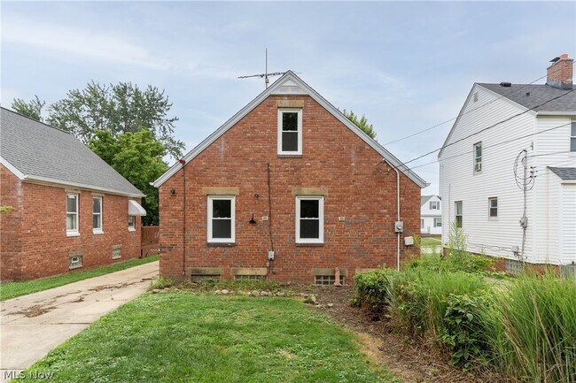 Building Photo - 10201 Grace Ave