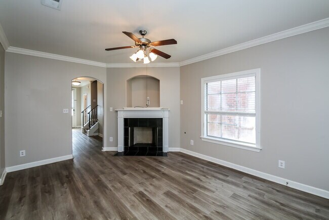 Building Photo - 7400 Brentridge Dr