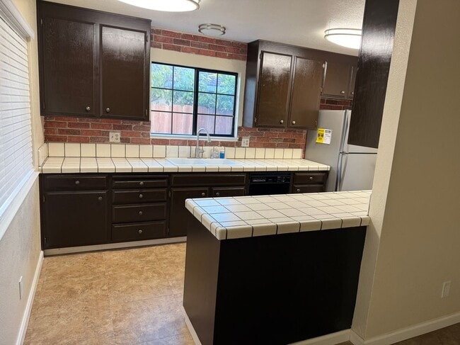 Building Photo - 90 Meadow Terrace