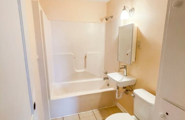 Foto principal - 6203 Warrington Dr