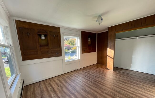 Building Photo - 15210 42nd Ave S