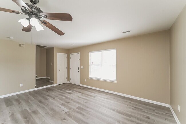 Building Photo - 11525 Carrington Hill Dr