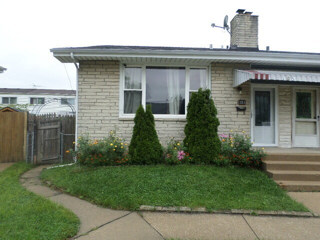 Building Photo - 353 Dover Dr