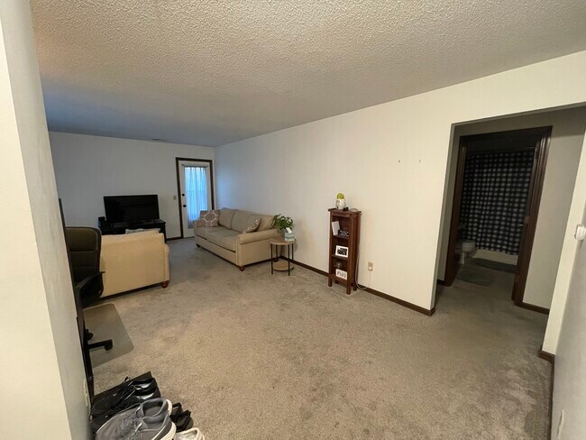 Building Photo - 819 Villa Park Ct