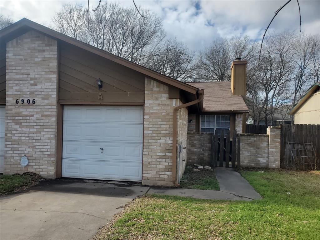 6906 S 1st St, Austin, TX 78745 Townhome Rentals in Austin TX