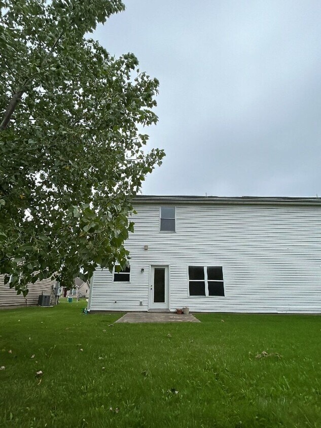 Foto principal - Large townhouse with 3 Bedrooms, 3.5 Bath,...