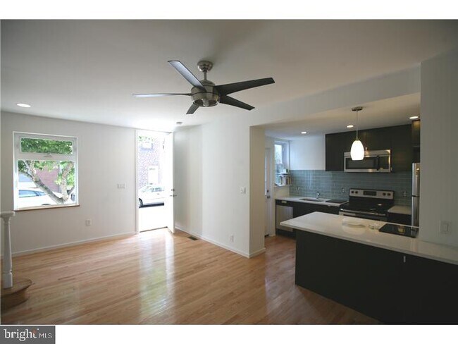 Building Photo - 209 W Wildey St
