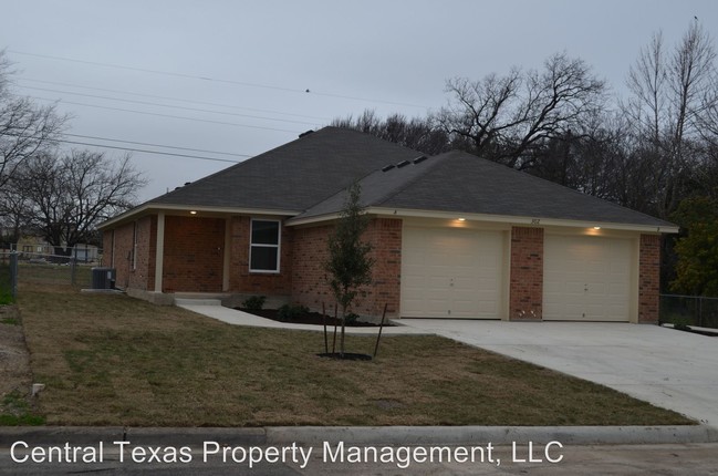 Building Photo - 301 Coby Dr