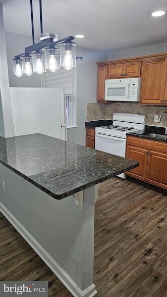 Foto del edificio - 1329 Shelmire Ave