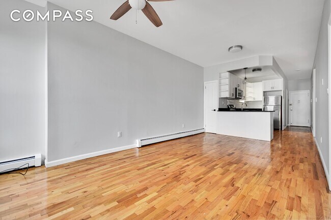 Foto del edificio - 307 E 105th St
