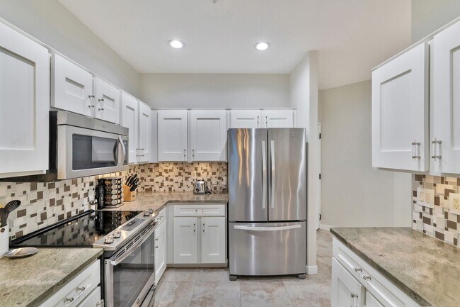 Foto del edificio - Rates Vary: $3,995 - $6,495