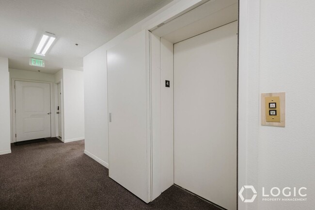 Photo - 1044 E 400 S House