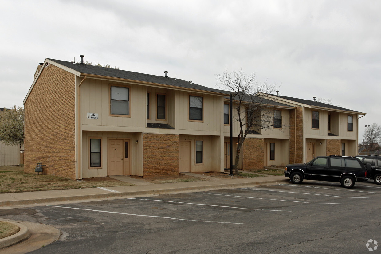 Foto del edificio - Chaparral Townhouses