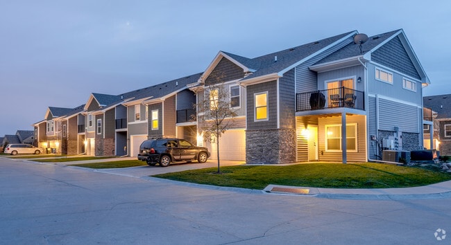 Building Photo - Village at Century Run Townhomes