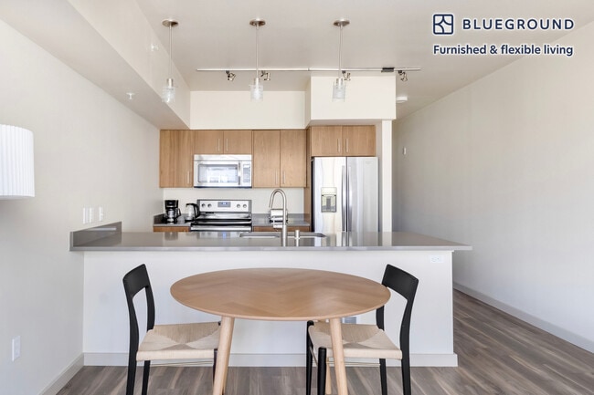 Building Photo - 1414 10th Ave