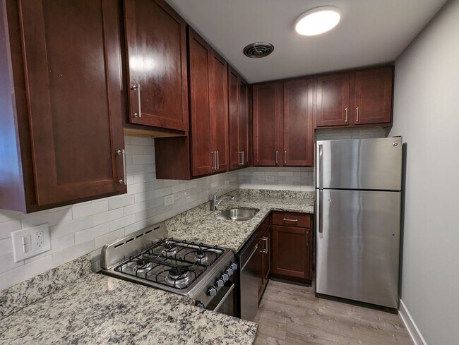 Foto del edificio - 445 W Barry Ave
