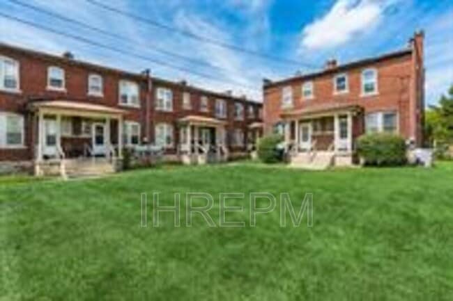 Building Photo - 824 Studer Ave