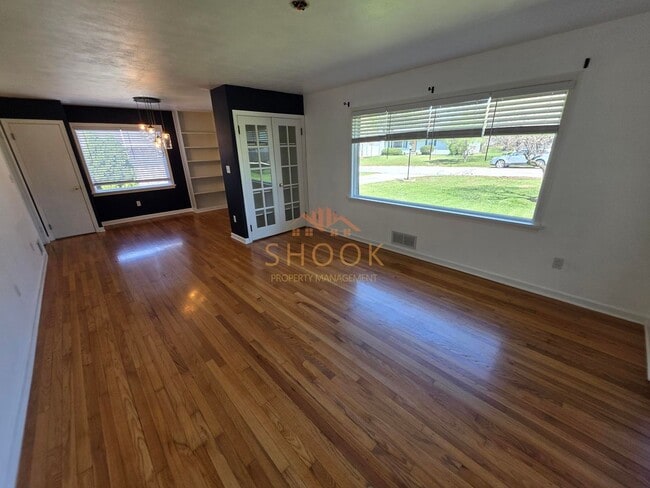 Building Photo - LARGER RANCH HOME WITH BASEMENT AND FENCED BACKYARD