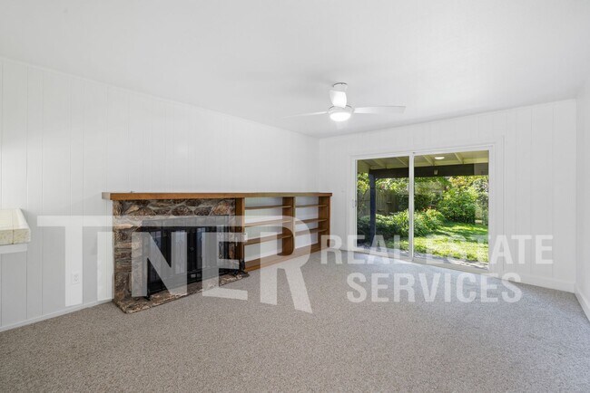Building Photo - 6406 Winding Way