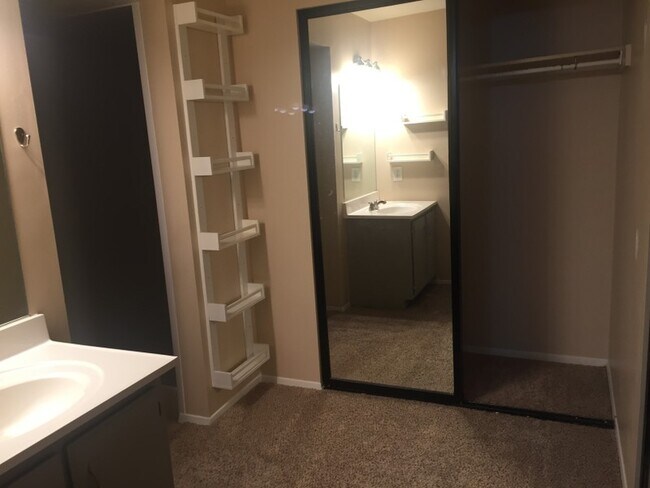 Foto del edificio - 8108 Cottonwood Hills Cir