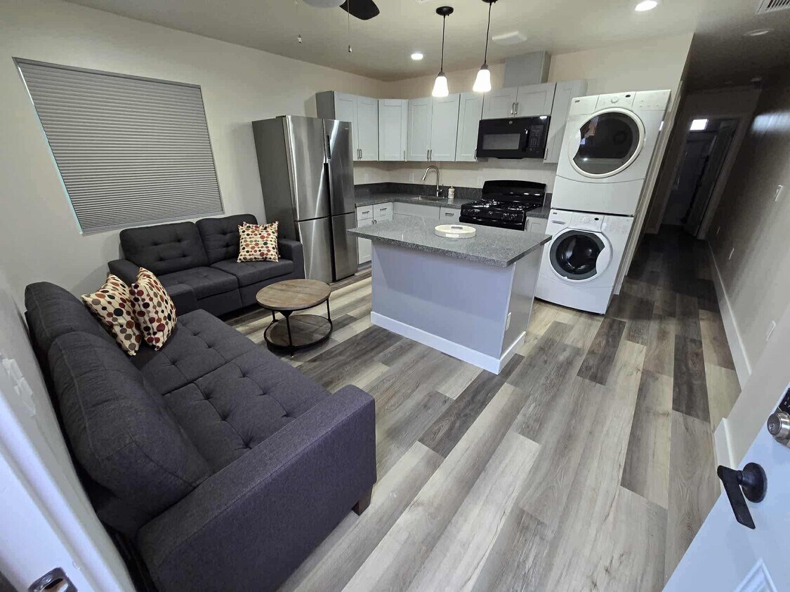 Foto principal - 4239 Montalvo St