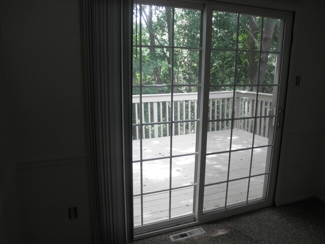 Foto del edificio - 124 Treeview Dr