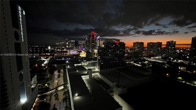 Foto del edificio - 1750 N Bayshore Dr