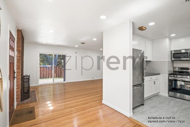 Foto del edificio - 1296 Albina Ave