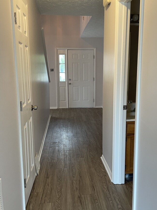 Entrance - 924 Ashley Michelle Ct