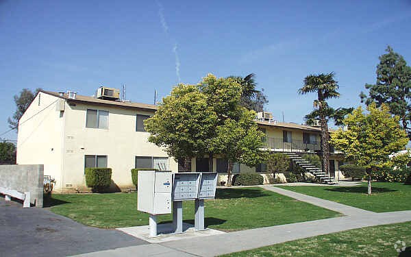 Building Photo - 349 N Manila Ave