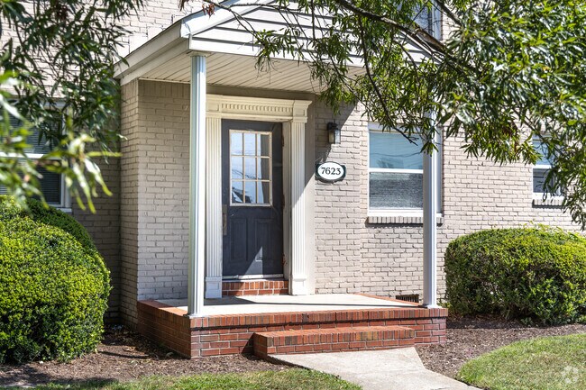 Foto del edificio - Sterling Oaks Apartments