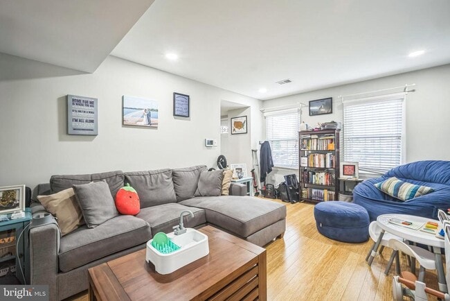 Building Photo - 7701 Durer Ct