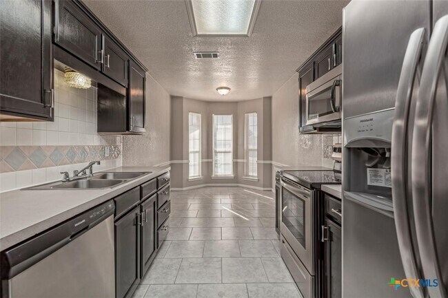 Foto del edificio - 4107 Fawn Dr