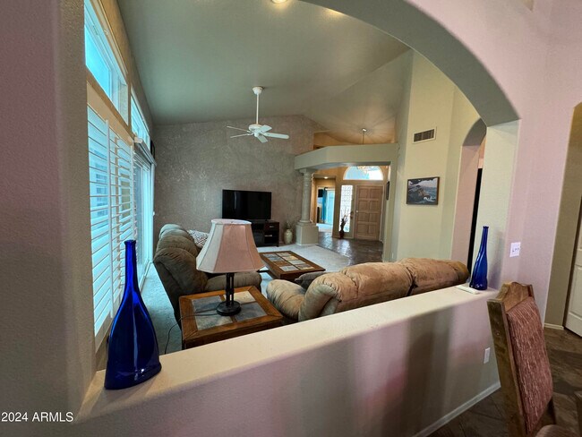 Foto del edificio - 1134 E Amberwood Dr
