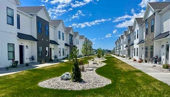 Building Photo - 1379 Pinecrest Trl
